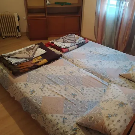 Apartment Center Warna