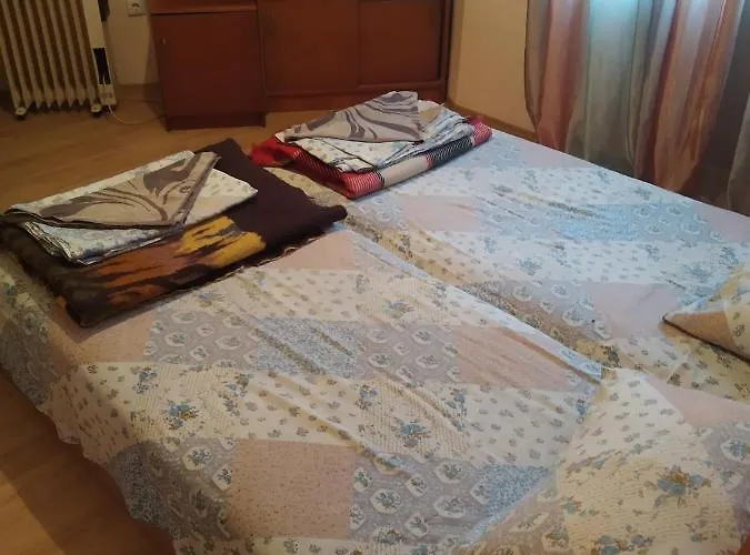 Apartment Center Warna